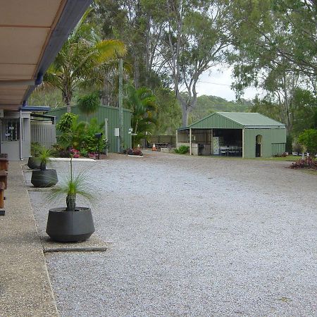 Greenacres Motel / Van Park Benaraby Exteriör bild