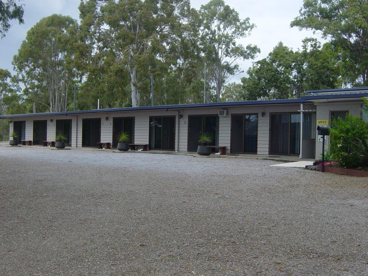 Greenacres Motel / Van Park Benaraby Exteriör bild