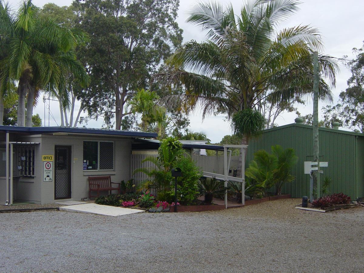 Greenacres Motel / Van Park Benaraby Exteriör bild